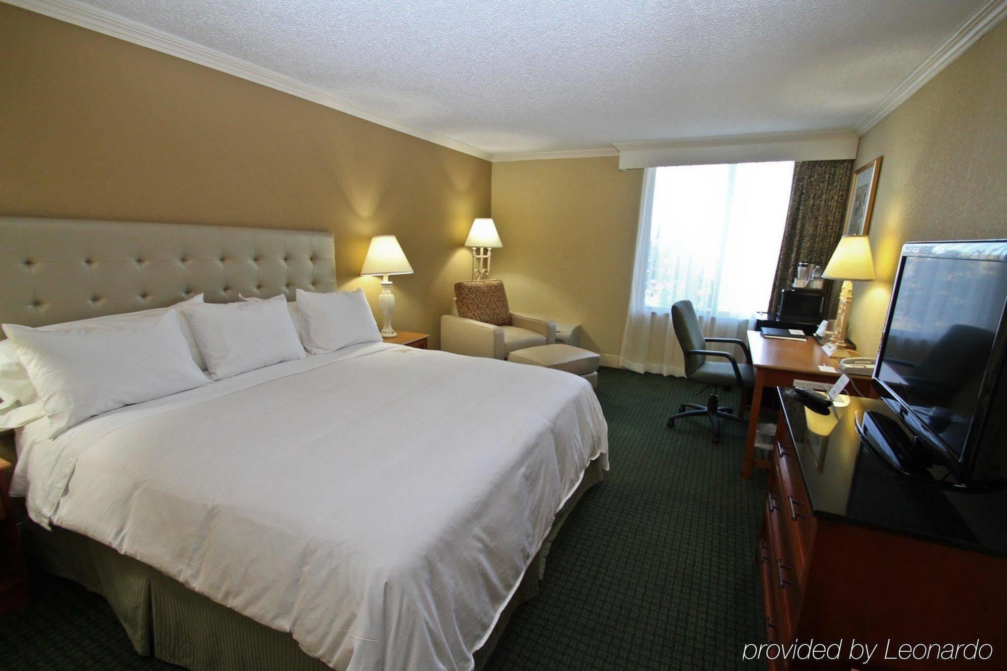Radisson Rochester Airport Экстерьер фото